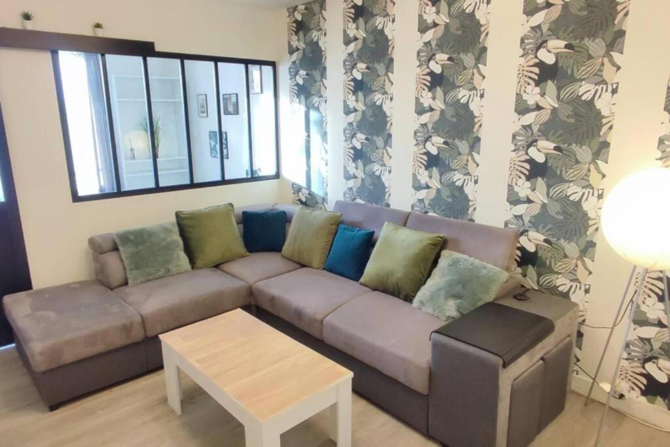 T4 Massy TGV: Spacious Family Apartment with Terrace Exterior photo